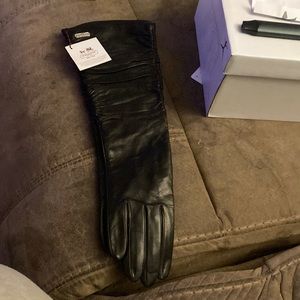 Coach leather long gloves. Black size 6 1/2